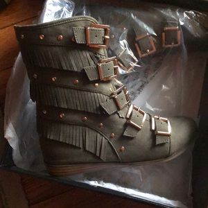 Olive Joan Boyce Boot